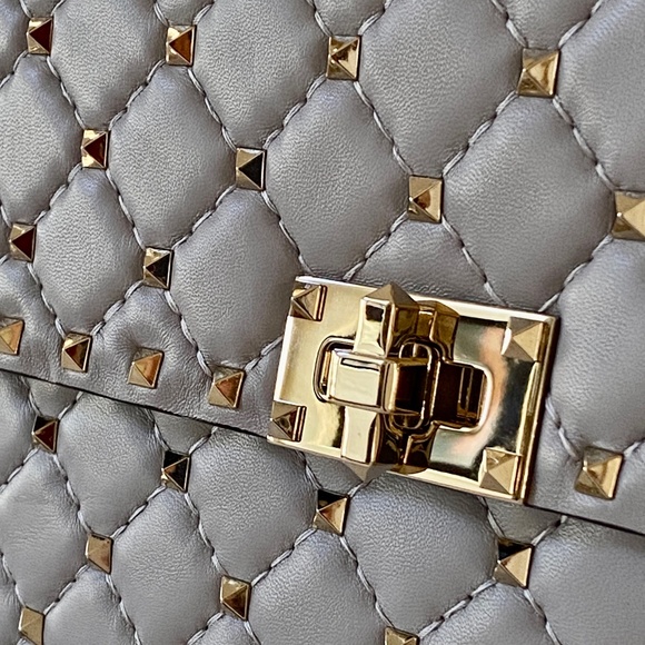 Large Light Grey / Gold Valentino Rockstud Spike Shoulder Bag New With T… - Picture 3 of 15